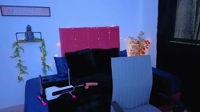 pequitasmedusa9 online show from 10-15-25, 06:19