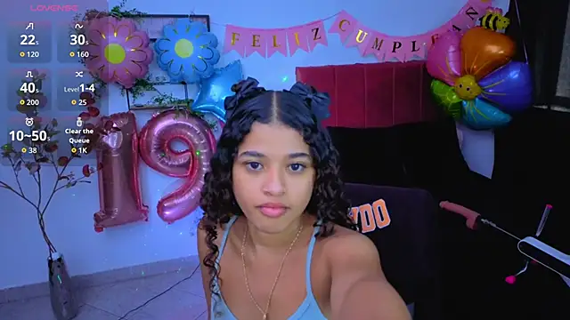 pequitasmedusa9 online show from 12-05-25, 06:37