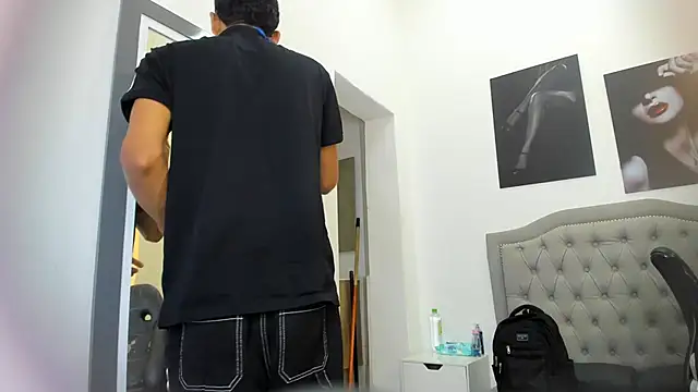 Snapshot of paull_cassidy chatting on 11-23-25, 11:32 paull cassidy online show from 11-23-25, 11:32