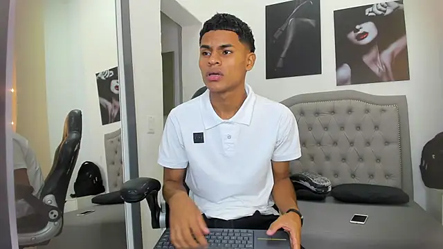 Snapshot of paull_cassidy chatting on 11-24-25, 11:21 paull cassidy online show from 11-24-25, 11:21