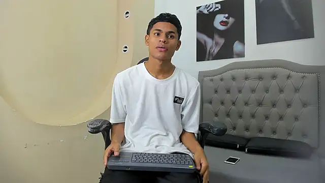 Snapshot of paull_cassidy chatting on 12-04-25, 11:19 paull cassidy online show from 12-04-25, 11:19