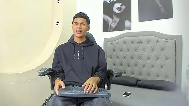 Snapshot of paull_cassidy chatting on 12-05-25, 11:52 paull cassidy online show from 12-05-25, 11:52