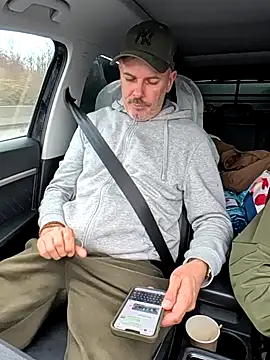 Snapshot of Young_Arab_and_Gay_Daddy chatting on 11-15-25, 01:18 Young Arab and Gay Daddy online show from 11-15-25, 01:18