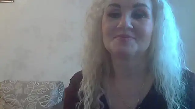 Snapshot of LadySexyBlond chatting on 10-30-25, 05:31 LadySexyBlond online show from 10-30-25, 05:31