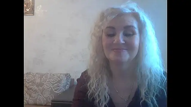Snapshot of LadySexyBlond chatting on 11-25-25, 02:50 LadySexyBlond online show from 11-25-25, 02:50