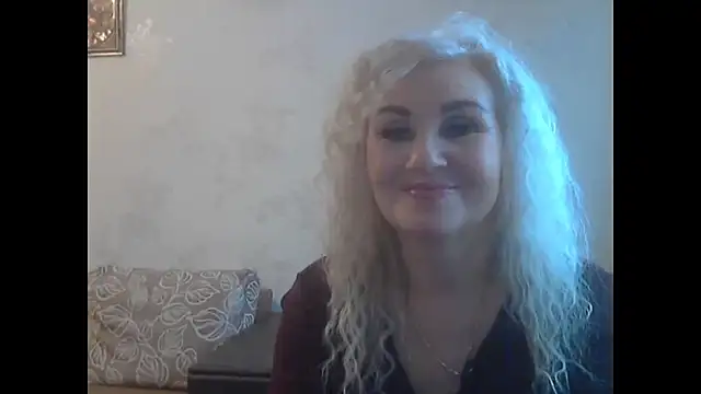 Snapshot of LadySexyBlond chatting on 12-03-25, 05:00 LadySexyBlond online show from 12-03-25, 05:00