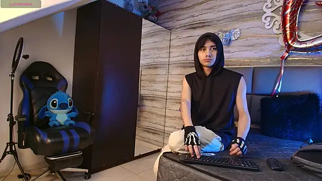 Lovers 21 online show from 02-19-26, 04:08