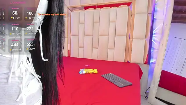 Snapshot of Sarah_Adamss chatting on 10-13-25, 01:00 Sarah Adamss online show from 10-13-25, 01:00