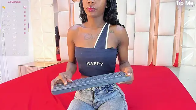 Snapshot of Sarah_Adamss chatting on 11-08-25, 12:27 Sarah Adamss online show from 11-08-25, 12:27