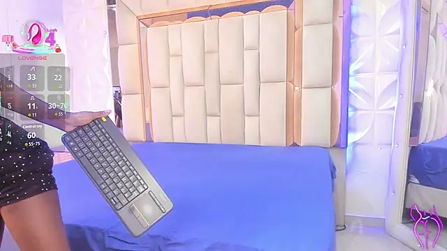 Snapshot of Sarah_Adamss chatting on 11-16-25, 12:33 Sarah Adamss online show from 11-16-25, 12:33