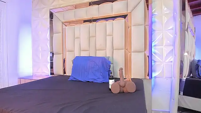 Snapshot of Sarah_Adamss chatting on 11-23-25, 12:27 Sarah Adamss online show from 11-23-25, 12:27