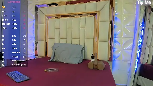 Snapshot of Sarah_Adamss chatting on 11-26-25, 11:55 Sarah Adamss online show from 11-26-25, 11:55