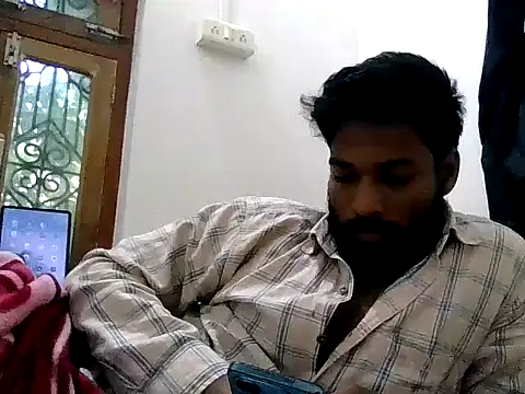 Snapshot of Raw12499 chatting on 11-13-25, 05:06 Raw12499 online show from 11-13-25, 05:06