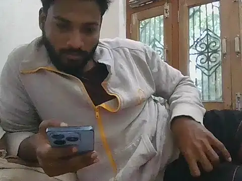 Snapshot of Raw12499 chatting on 11-27-25, 04:47 Raw12499 online show from 11-27-25, 04:47