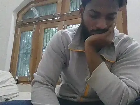 Snapshot of Raw12499 chatting on 11-28-25, 04:04 Raw12499 online show from 11-28-25, 04:04