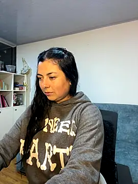 bianca jhonsson online show from 10-20-25, 02:56