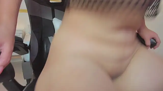 kiara mirren online show from 10-08-25, 07:22