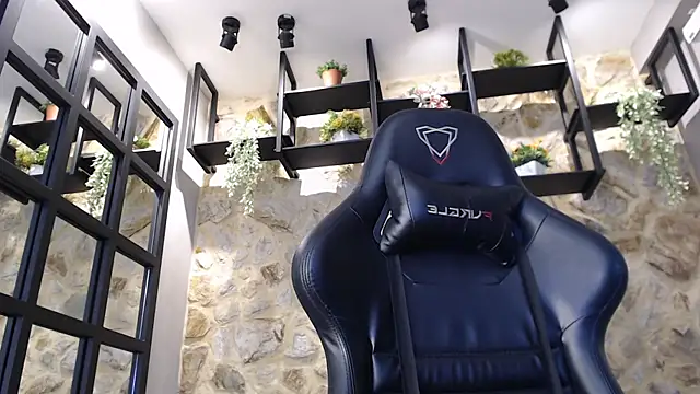 RousseGil  online show from 10-07-25, 11:51