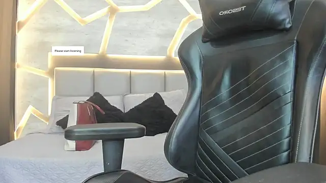 RousseGil  online show from 10-24-25, 10:44