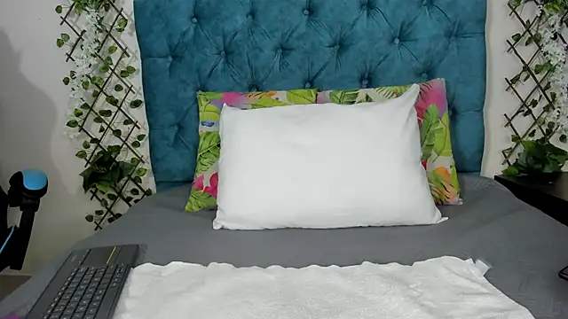 violett  rousee online show from 10-06-25, 02:36