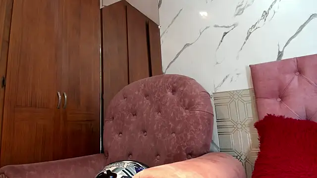 violett  rousee online show from 12-17-25, 04:24