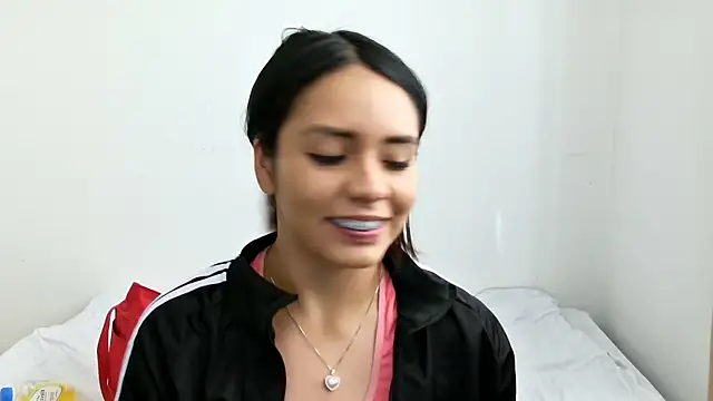 BellaBliss123 online show from 10-11-25, 07:23