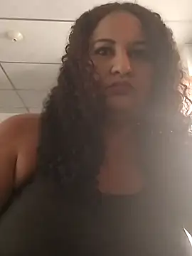 Snapshot of MEYBELLATINA chatting on 10-10-25, 08:41 MEYBELLATINA online show from 10-10-25, 08:41