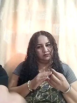 Snapshot of MEYBELLATINA chatting on 10-15-25, 09:26 MEYBELLATINA online show from 10-15-25, 09:26