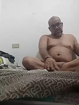 Snapshot of MEYBELLATINA chatting on 01-12-26, 10:04 MEYBELLATINA online show from 01-12-26, 10:04