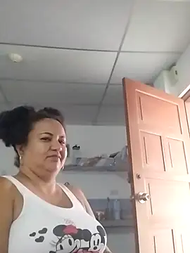 Snapshot of MEYBELLATINA chatting on 02-09-26, 10:03 MEYBELLATINA online show from 02-09-26, 10:03