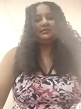 Snapshot of MEYBELLATINA chatting on 02-14-26, 08:49 MEYBELLATINA online show from 02-14-26, 08:49