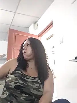 Snapshot of MEYBELLATINA chatting on 02-21-26, 10:00 MEYBELLATINA online show from 02-21-26, 10:00