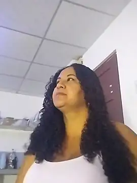 Snapshot of MEYBELLATINA chatting on 03-02-26, 08:37 MEYBELLATINA online show from 03-02-26, 08:37