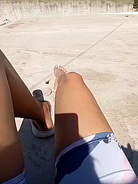 CrisHot202 online show from 10-18-25, 07:03