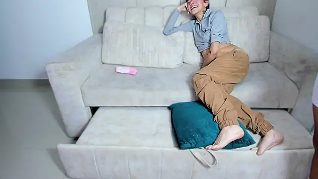 skygirls  online show from 10-19-25, 04:35