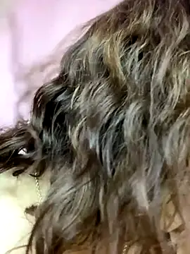 Snapshot of Mia_Valmont chatting on 10-11-25, 02:04 Mia Valmont online show from 10-11-25, 02:04