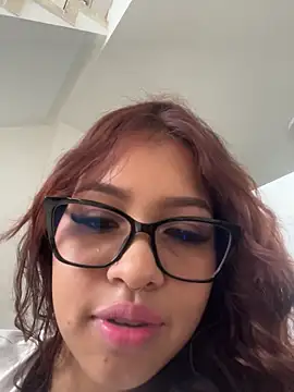 Mia Valmont online show from 12-22-25, 09:01