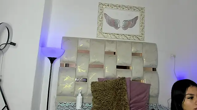 Snapshot of Nyra_18 chatting on 11-27-25, 01:51 Nyra 18 online show from 11-27-25, 01:51