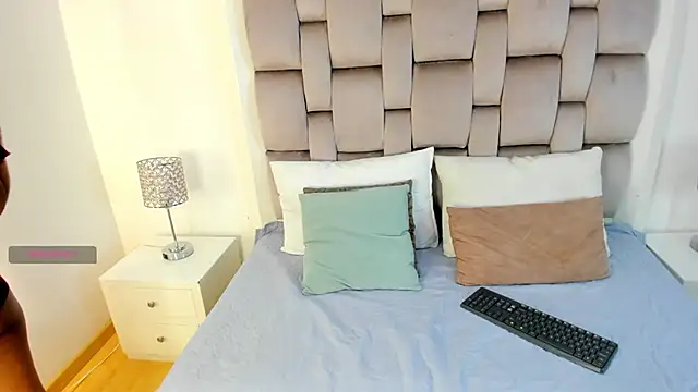 ChikiBom28 online show from 10-09-25, 07:45