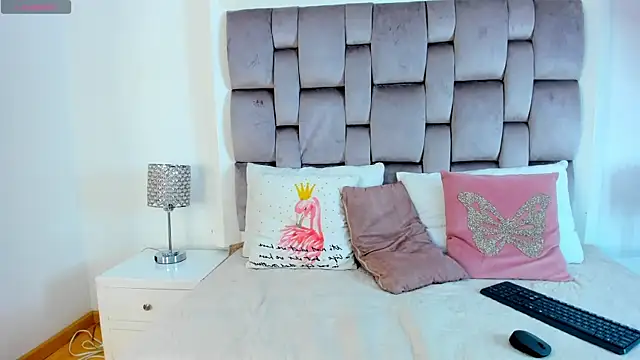 ChikiBom28 online show from 10-12-25, 07:46