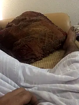 Snapshot of Yassesexy chatting on 09-30-25, 10:31 Yassesexy online show from 09-30-25, 10:31