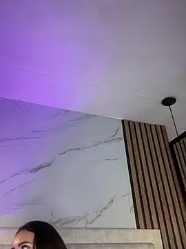 Honey noir online show from 12-16-25, 07:52