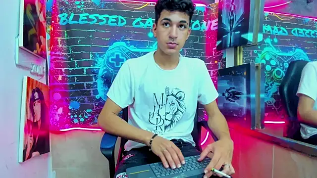 Stiben boy online show from 05-21-26, 04:19
