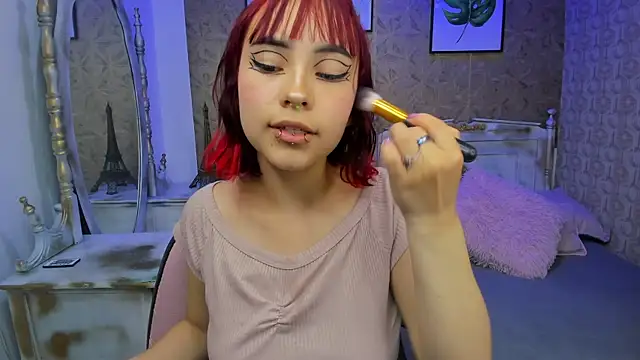 Snapshot of Megane_whitte chatting on 10-12-25, 03:49 Megane whitte online show from 10-12-25, 03:49