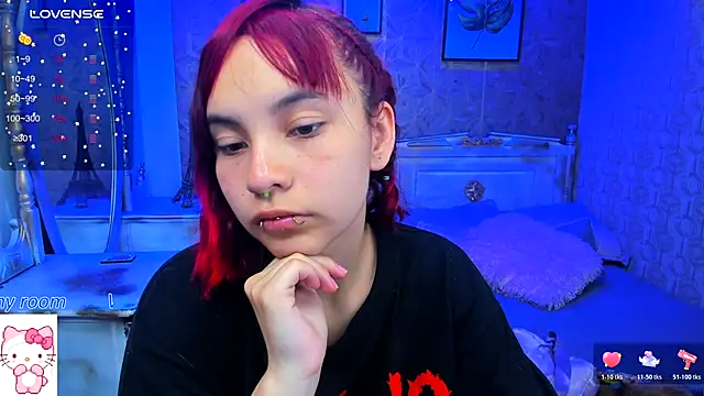 Snapshot of Megane_whitte chatting on 10-26-25, 03:12 Megane whitte online show from 10-26-25, 03:12