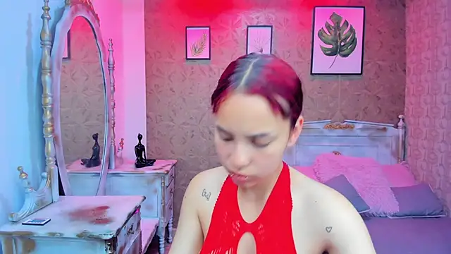 Snapshot of Megane_whitte chatting on 11-03-25, 07:26 Megane whitte online show from 11-03-25, 07:26