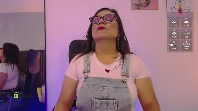 Snapshot of alahia_mellers chatting on 10-25-25, 03:03 alahia mellers online show from 10-25-25, 03:03