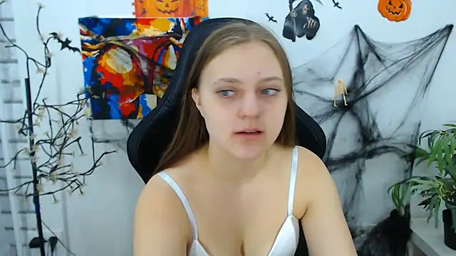 Snapshot of ArinaBelle chatting on 10-25-25, 12:23 ArinaBelle online show from 10-25-25, 12:23