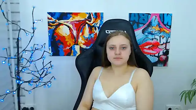 Snapshot of ArinaBelle chatting on 11-26-25, 01:06 ArinaBelle online show from 11-26-25, 01:06