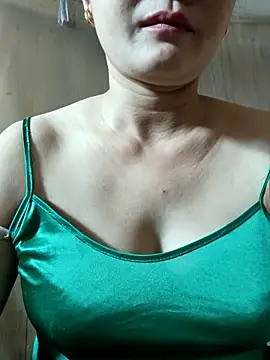 Snapshot of Paul-paul11 chatting on 10-14-25, 04:02 Paul-paul11 online show from 10-14-25, 04:02